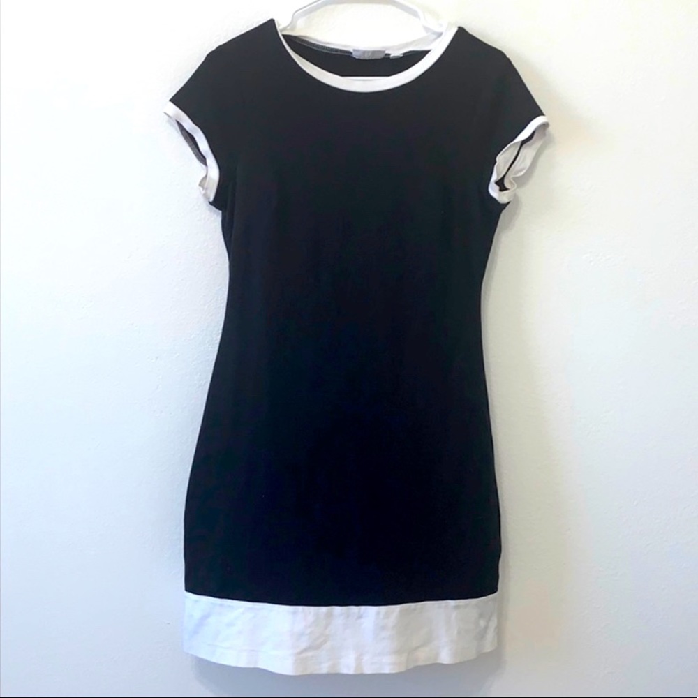 Modern, comfortable NY & Co dress!